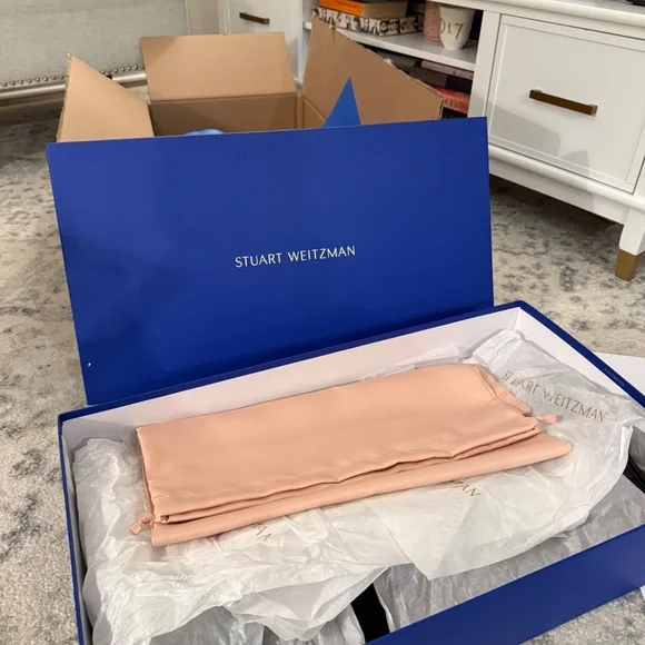 Stuart Weitzman city boot NIB - Picture 3 of 3